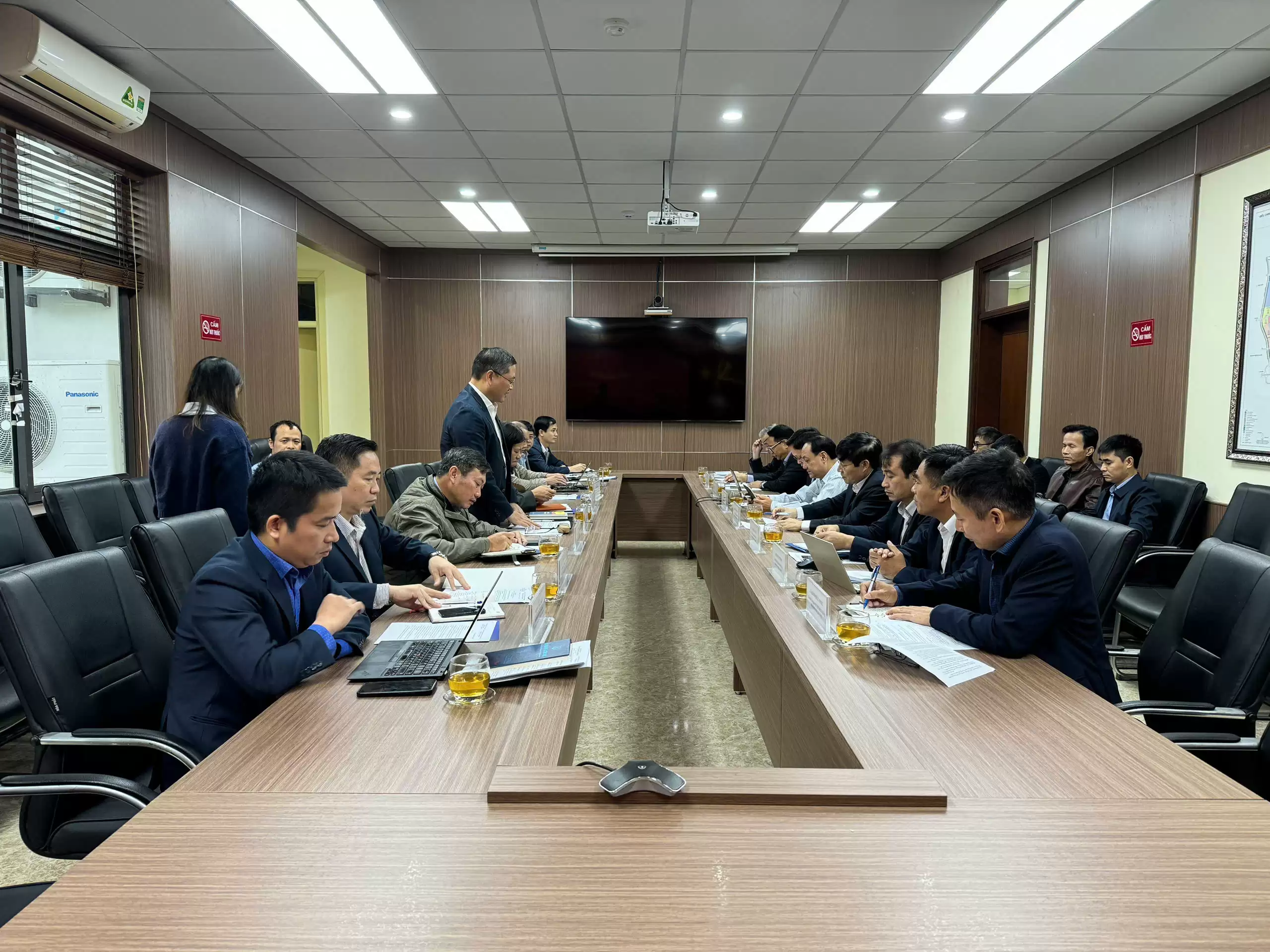 EVN Hà Nội cam kết cung cấp điện đầy đủ, ổn định, chất lượng cao cho Khu CNC Hòa Lạc